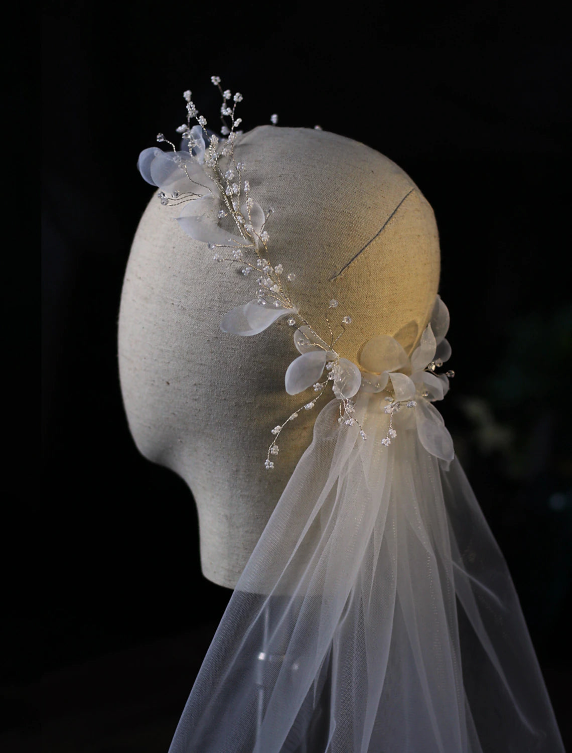 One-tier Flower Style / Floral Wedding Veil Shoulder Veils with Pendant