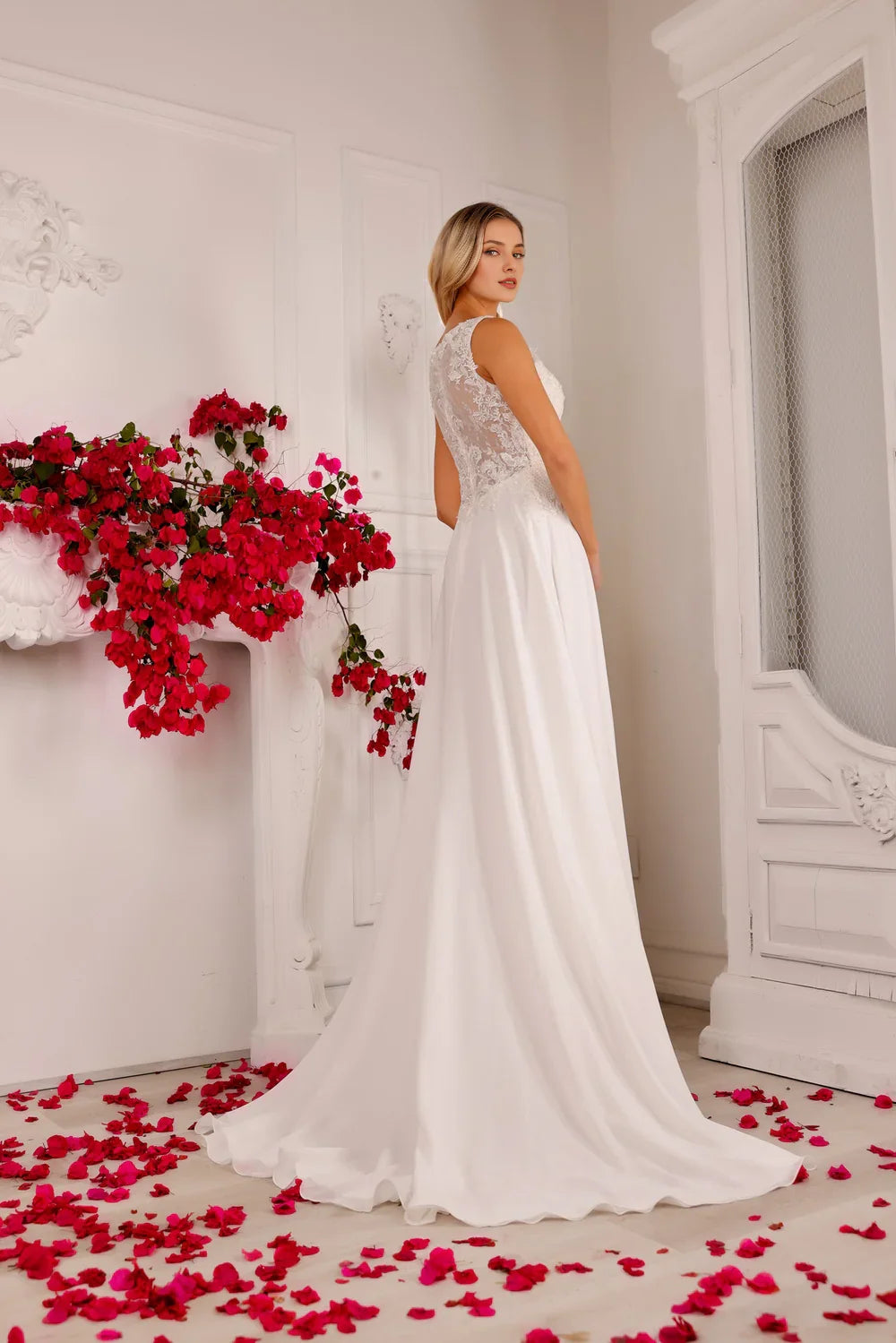 Embroidered applique long sleeveless chiffon wedding dress