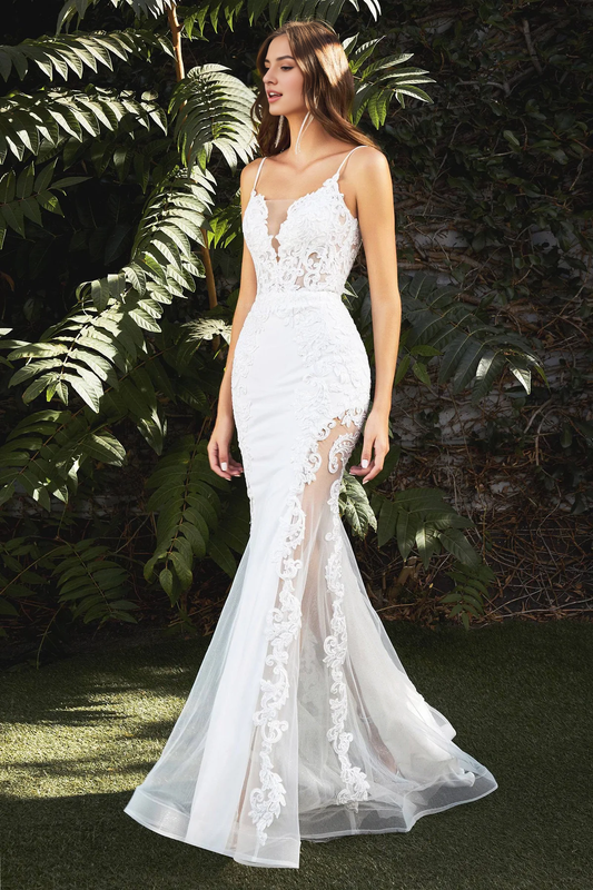 Gorgeous Fitted Mermaid V-Neck Wedding Dress Party Gown with Embroidered