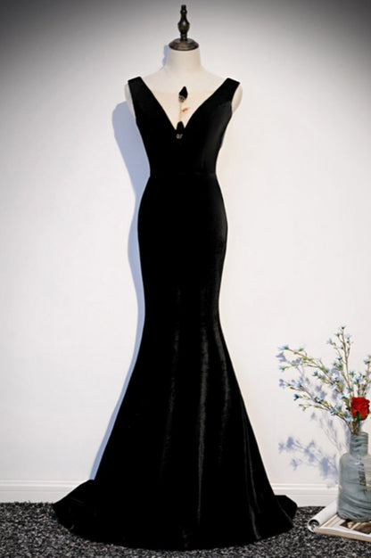 Slim Fit Black Mermaid Velvet Evening Dress Double V-Neck Sweep/Brush Train Dresses