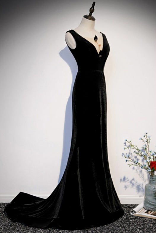 Slim Fit Black Mermaid Velvet Evening Dress Double V-Neck Sweep/Brush Train Dresses