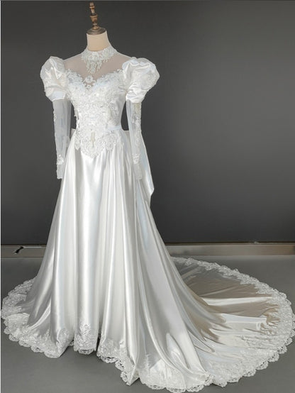 Luxury Retro Vintage Bubble Sleeved Long Train Satin Wedding Dress