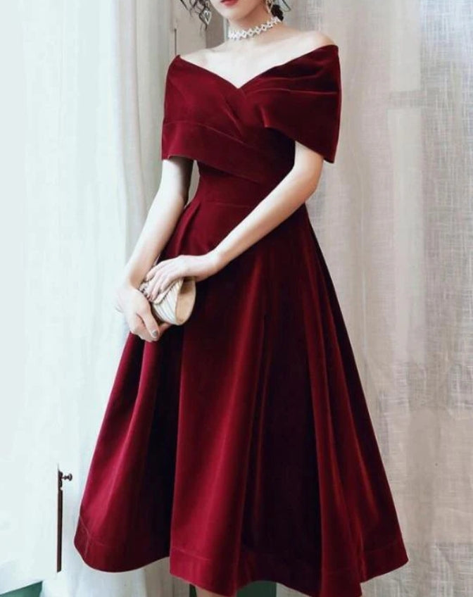 A-Line Wine Red Velvet Tea Length Homecoming Dress Strapless Party Dresses