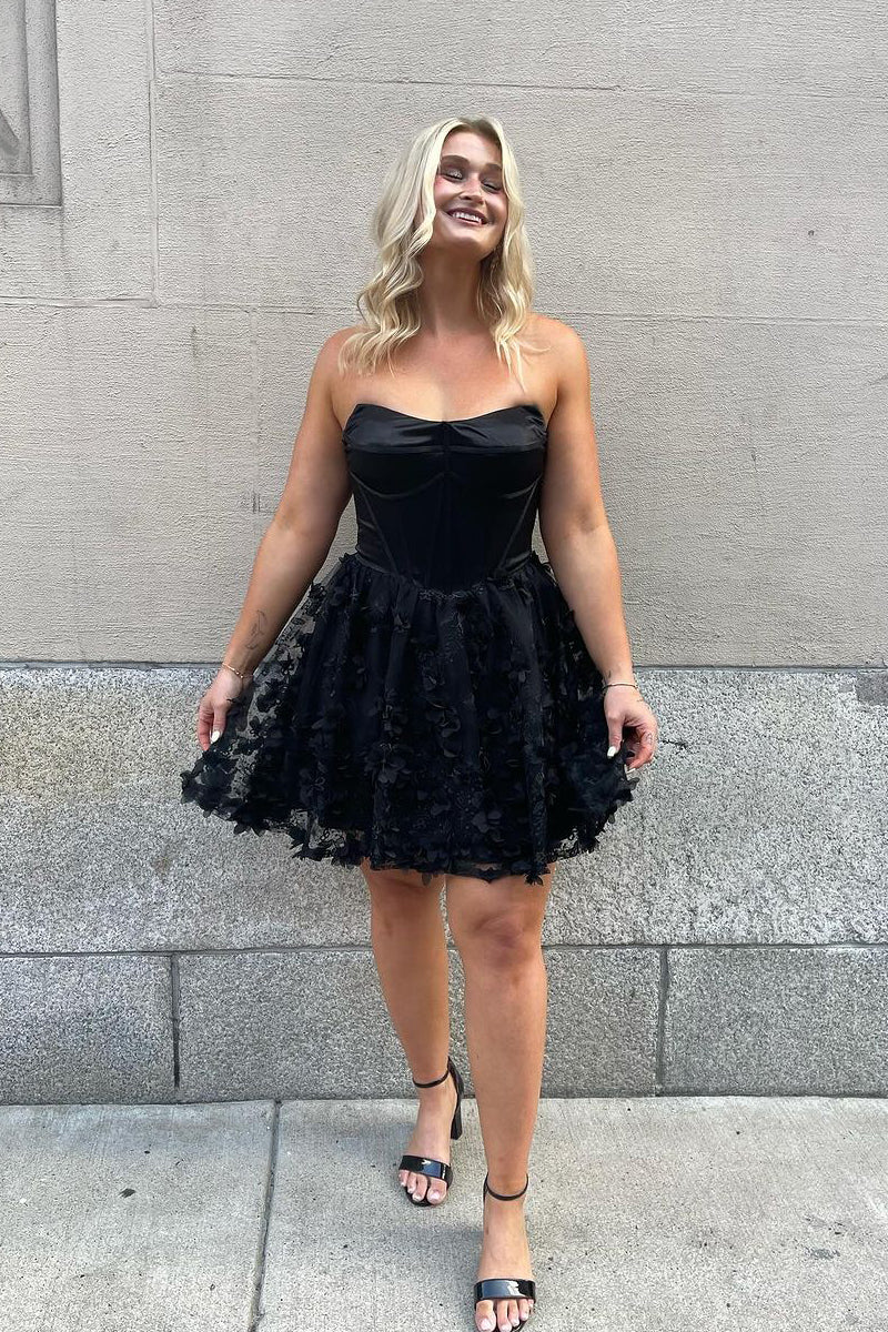 Scoop Neck Black Lace Short Homecoming Dressees