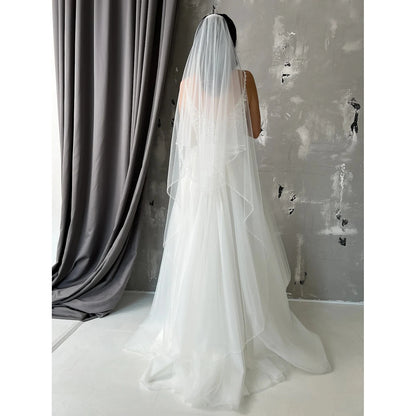 Stylish / Simple Wedding Veil Chapel Veils with Beading Tulle