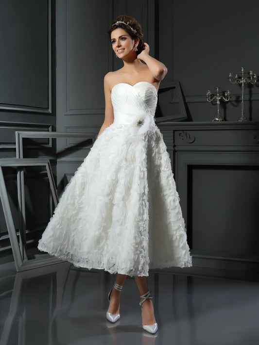 A-Line/Princess Sweetheart Bowknot Sleeveless Short Lace Wedding Dresses