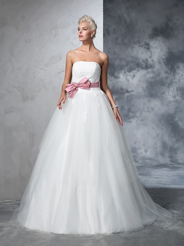 Ball Gown Strapless Bowknot Sleeveless Long Net Wedding Dresses