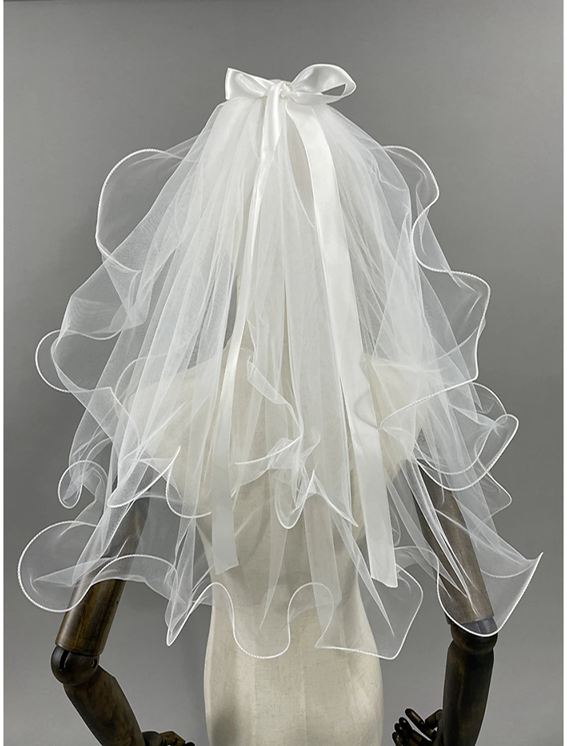 Two-tier Sweet Wedding Veil Elbow Veils with Satin Bow