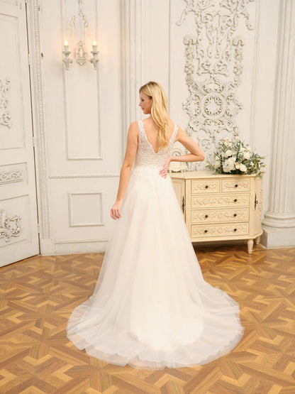 A-Line/Princess V-Neck Sleeveless Long Wedding Dresses With Appliques