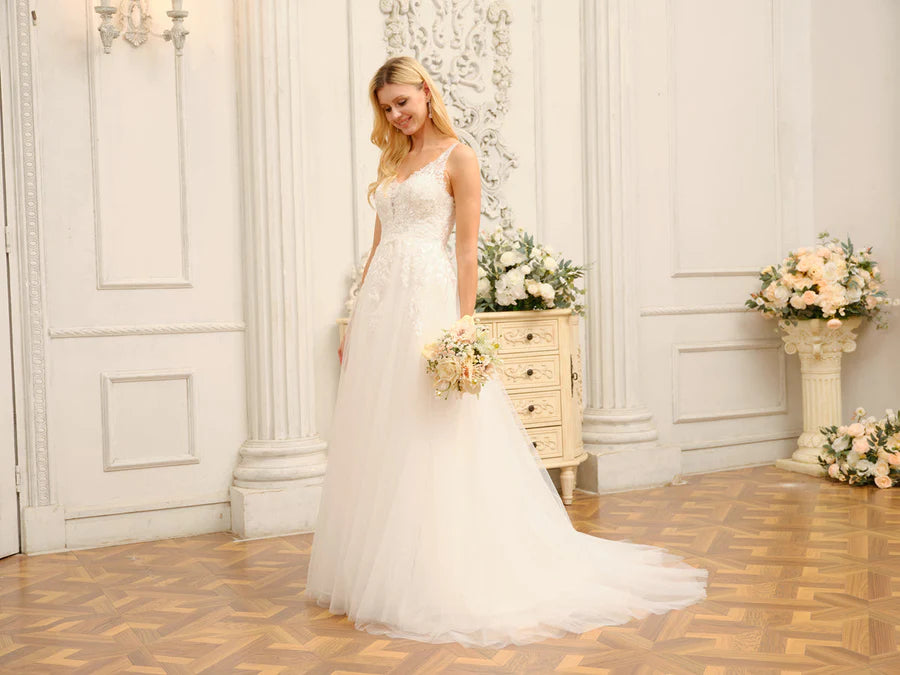 A-Line/Princess V-Neck Sleeveless Long Wedding Dresses With Appliques