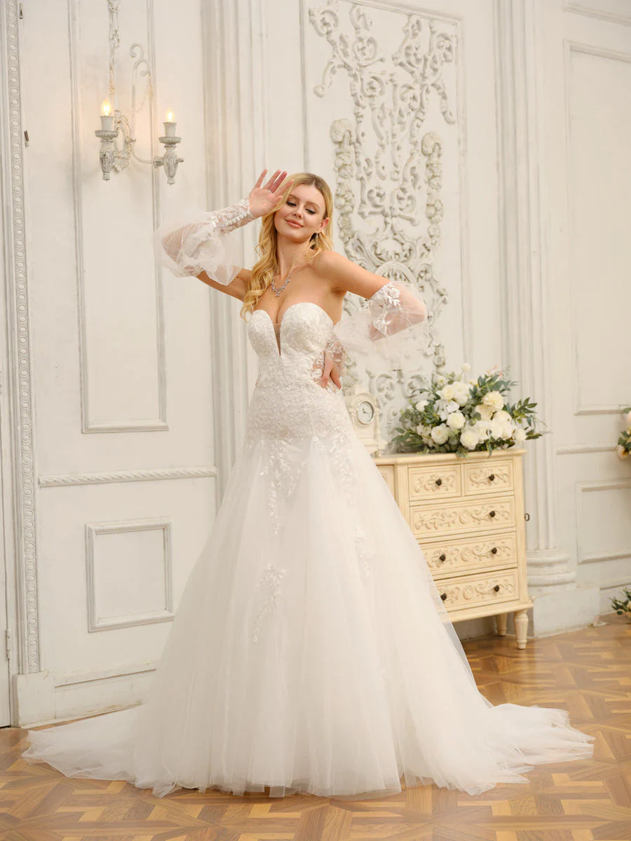 A-Line/Princess Sweetheart Long Wedding Dresses With Appliques