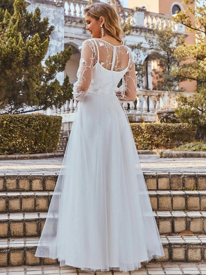 Romantic A-Line Tulle Wedding Dress with Lace Decoration