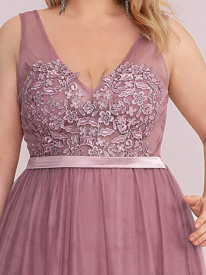 Women's A-Line V-Neck Floral Lace Appliques Bridesmaid Dress