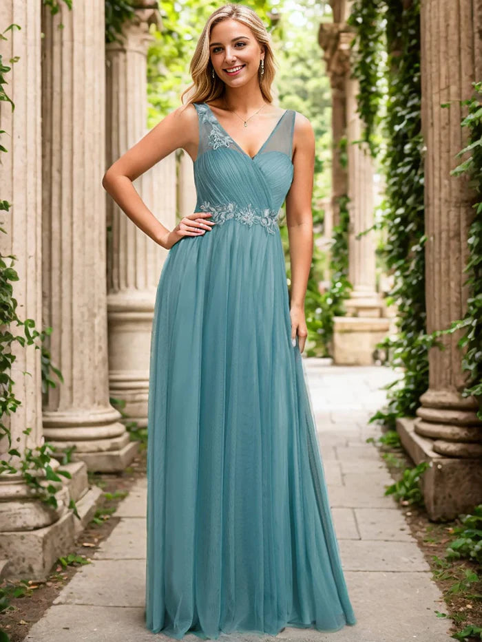 Elegant V-Neck Applique Maxi Bridesmaid Dress