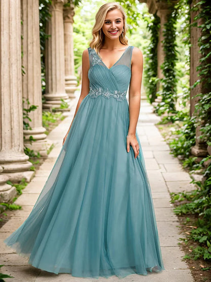 Elegant V-Neck Applique Maxi Bridesmaid Dress