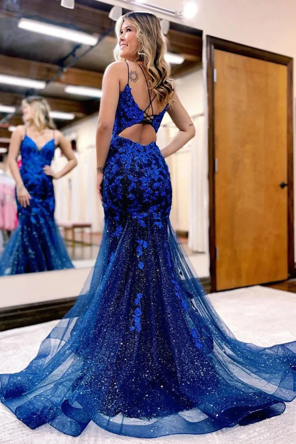 Mermaid Spaghetti Straps Dark Blue Long Prom Dress with Appliques