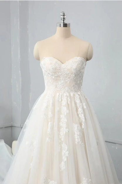 Sweetheart Backless Long Wedding Dress Tulle With Lace Appliques