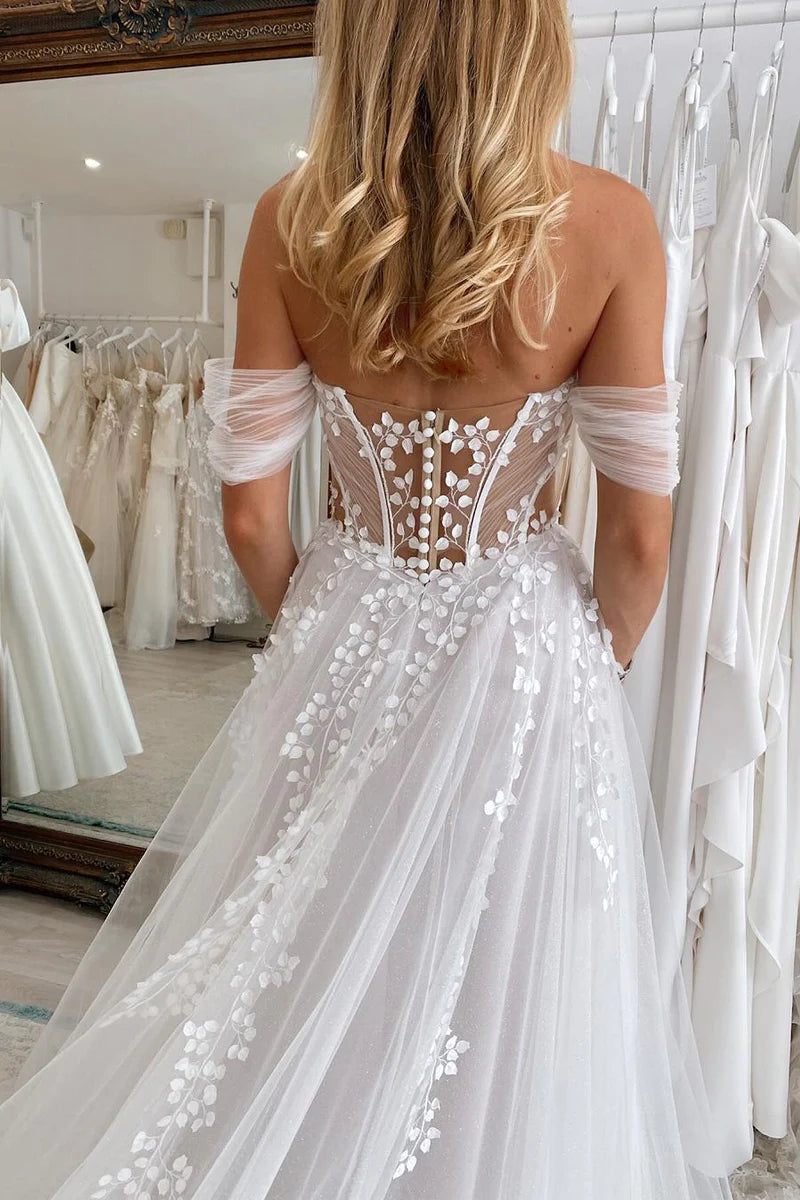 A-Line Sweetheart Tulle Appliques Wedding Dresses