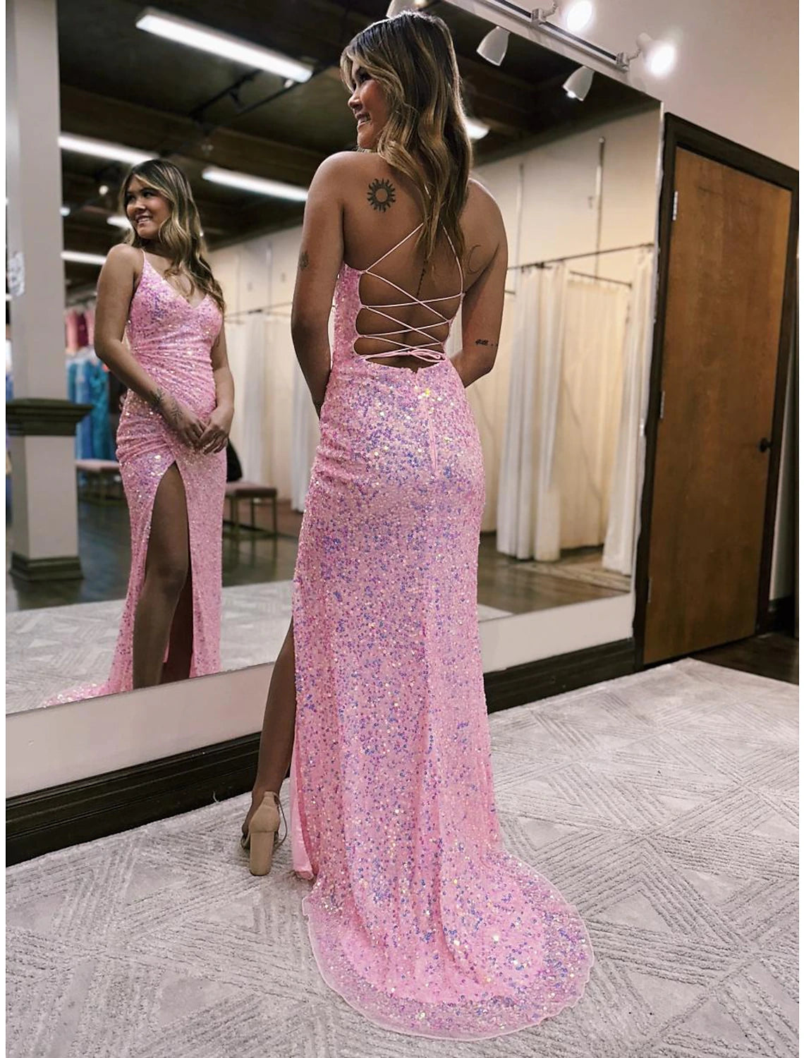 Mermaid / Trumpet Prom Dresses Sparkle & Shine Dress Formal Wedding Party Sweep / Brush Train Sleeveless V Neck Sequined Backless with Sequin Slit