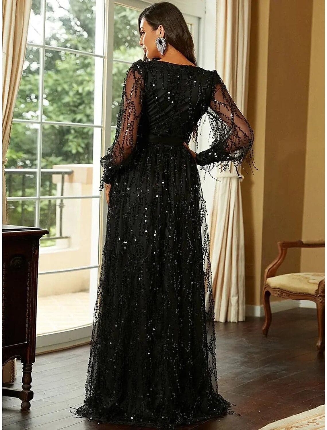 A-Line Evening Gown Elegant Dress Formal Sweep / Brush Train Long Sleeve V Neck Sequined with Glitter Slit Strappy