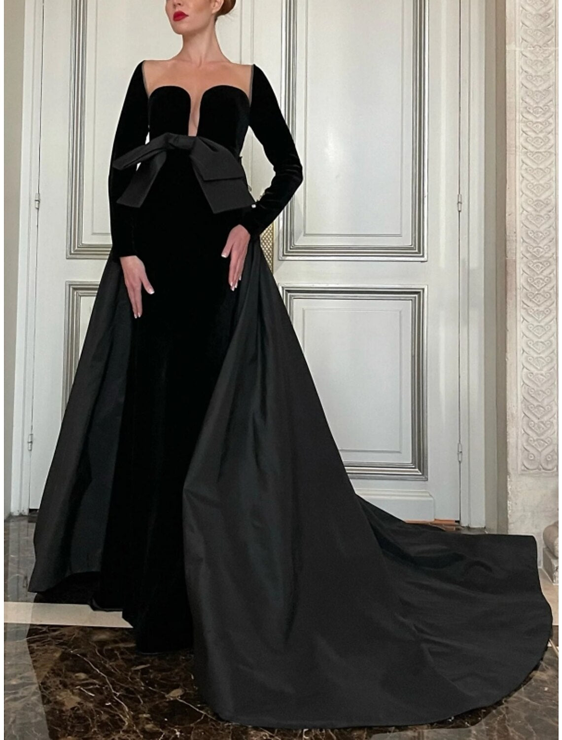 A-Line Evening Gown Vintage Dress Formal Fall Court Train Long Sleeve Square Neck Satin with Bow(s)