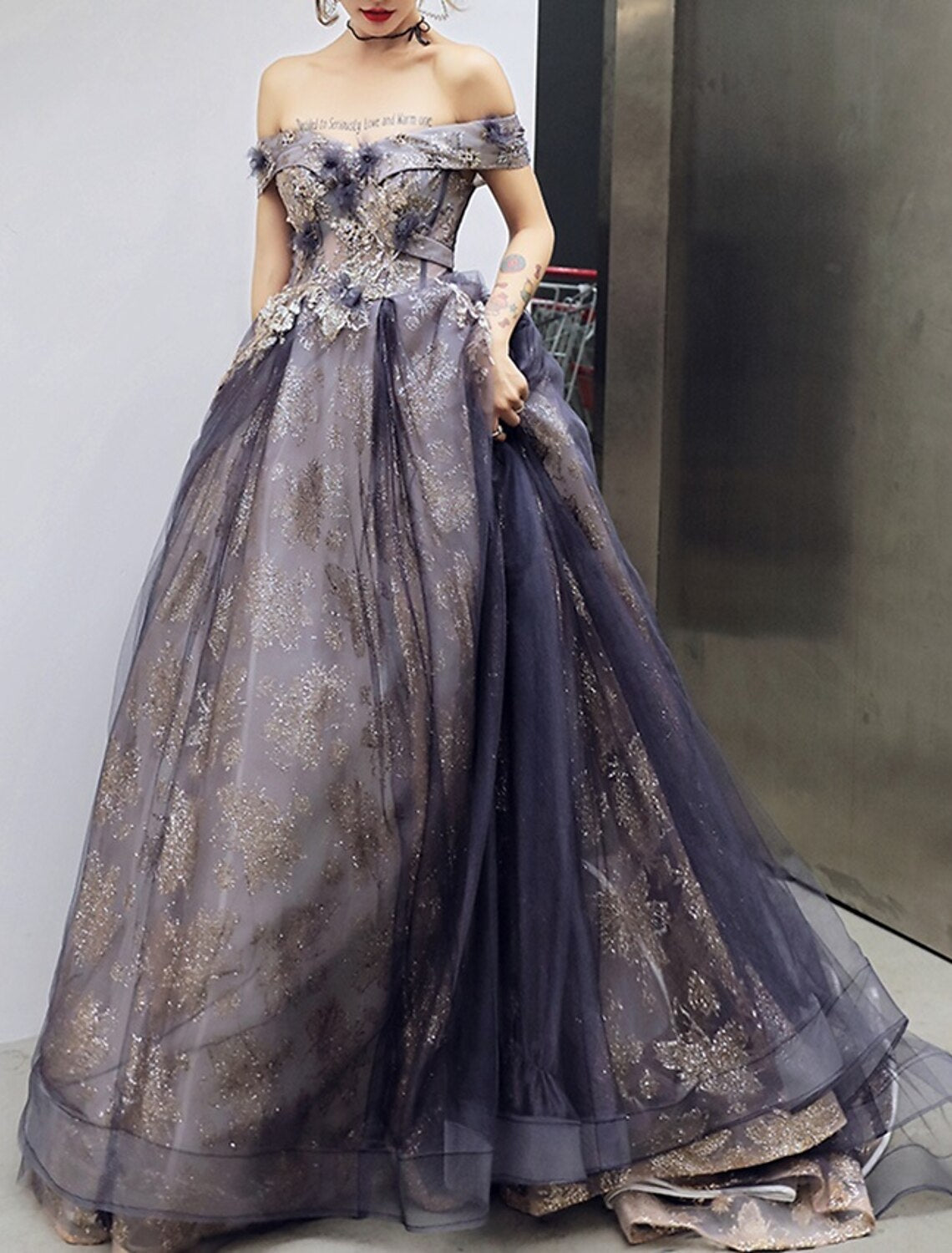 A-Line Sparkle Elegant Prom Formal Evening Dress Off Shoulder Sleeveless Court Train Satin with Sequin Appliques