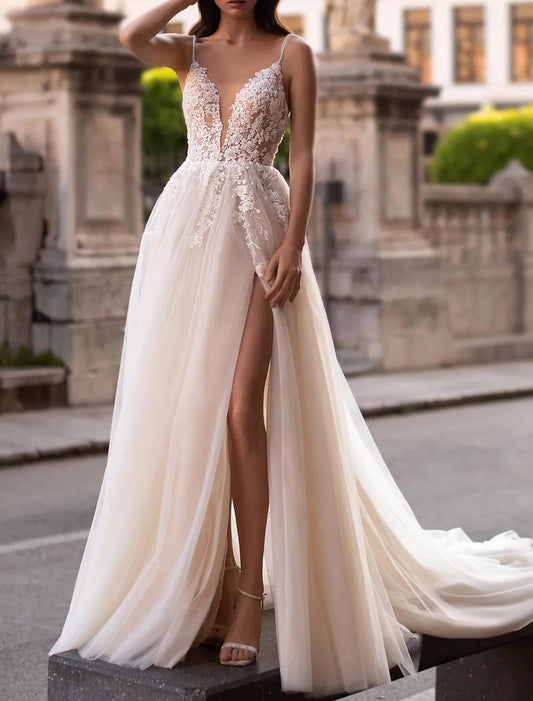 Beach Boho Wedding Dresses A-Line Camisole V Neck Sleeveless Court Train Tulle Bridal Gowns With Embroidery Appliques