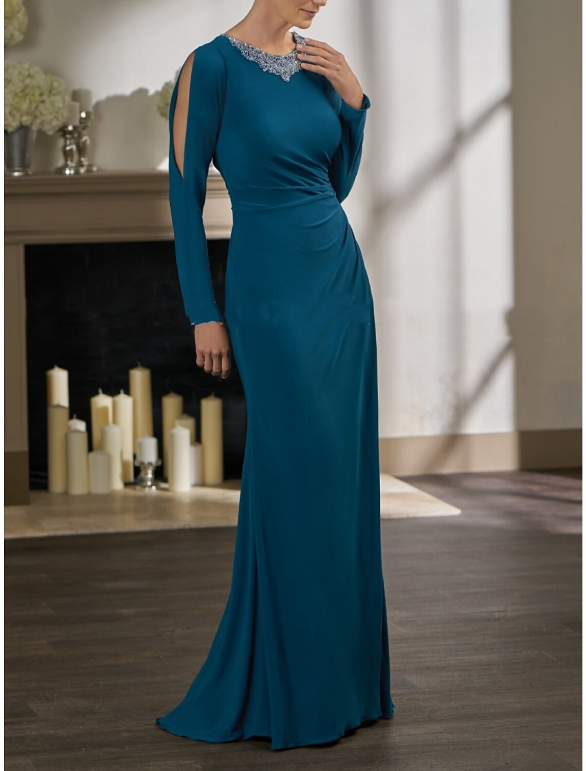 Sheath / Column Mother of the Bride Dress Party Elegant Jewel Neck Sweep / Brush Train Stretch Chiffon Long Sleeve with Beading Ruching