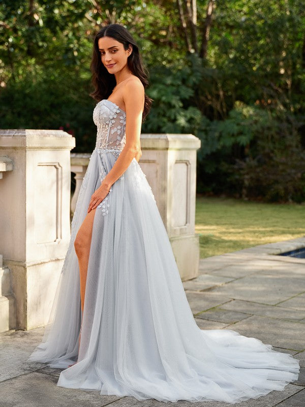 A-Line/Princess Tulle Applique Sweetheart Sleeveless Court Train Dresses