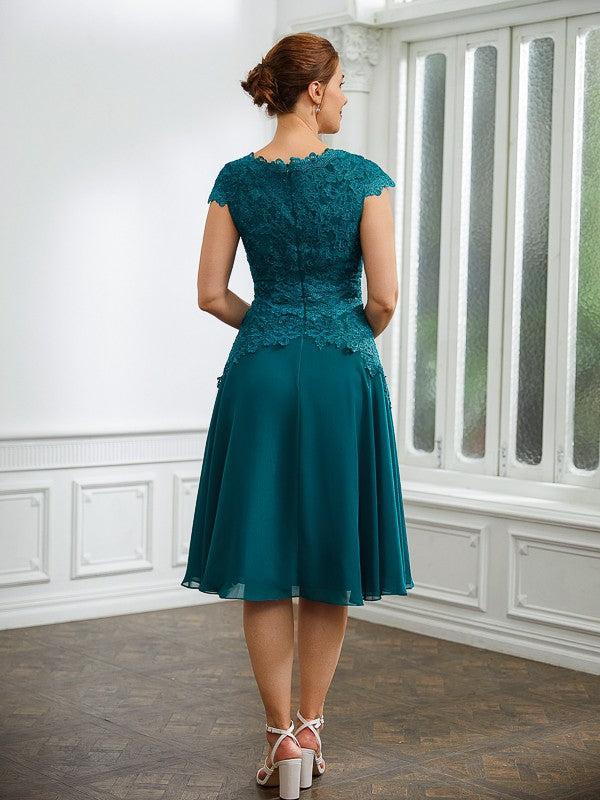 A-Line/Princess Chiffon Ruched V-neck Short Sleeves Knee-Length Mother of the Bride Dresses