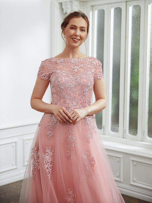 A-Line/Princess Tulle Applique Bateau Short Sleeves Floor-Length Dresses