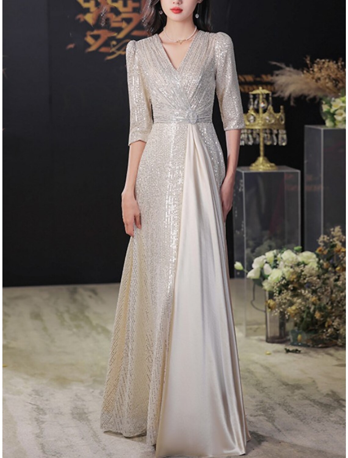 A-Line Mother of the Bride Dress Wedding Guest Sparkle & Shine Elegant Petite V Neck Sweep / Brush Train Sequined Half Sleeve with Pleats Crystal Brooch Fall