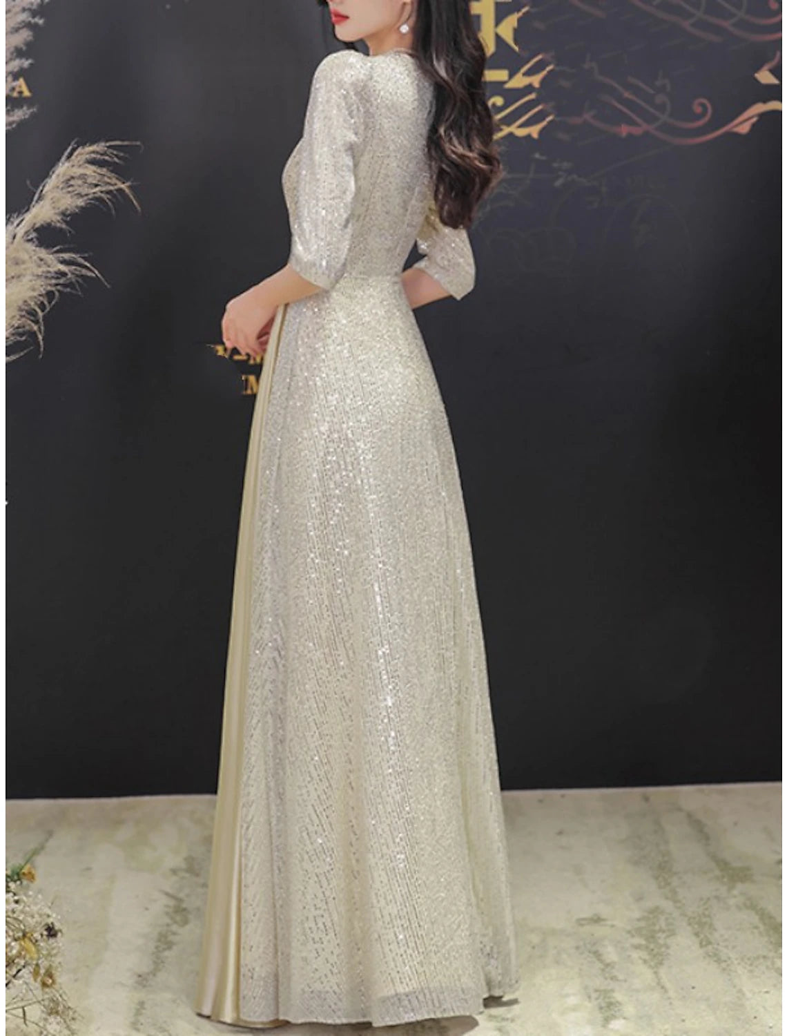 A-Line Mother of the Bride Dress Wedding Guest Sparkle & Shine Elegant Petite V Neck Sweep / Brush Train Sequined Half Sleeve with Pleats Crystal Brooch Fall