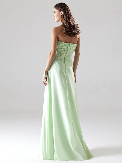 A-Line Bridesmaid Dress Strapless Sleeveless  Elegant  Floor  Length Chiffon with  Ruched   Draping