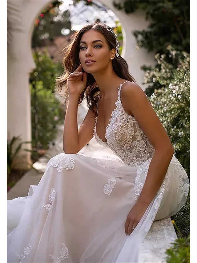 Beach Open Back Sexy Wedding Dresses Chapel Train A-Line Sleeveless V Neck Lace With Appliques