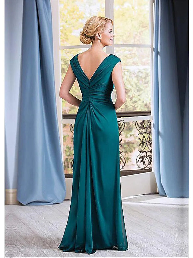 Mother of the Bride Dress Elegant Plunging Neck Floor Length Chiffon Sleeveless with Ruching